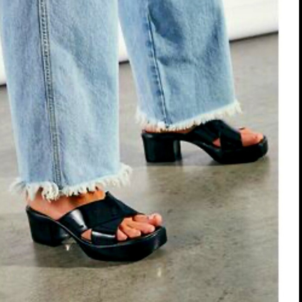 NEW! Jeffery Campbell Black Bubblegum Platform Sandals Heel Mule Patent Slides 6